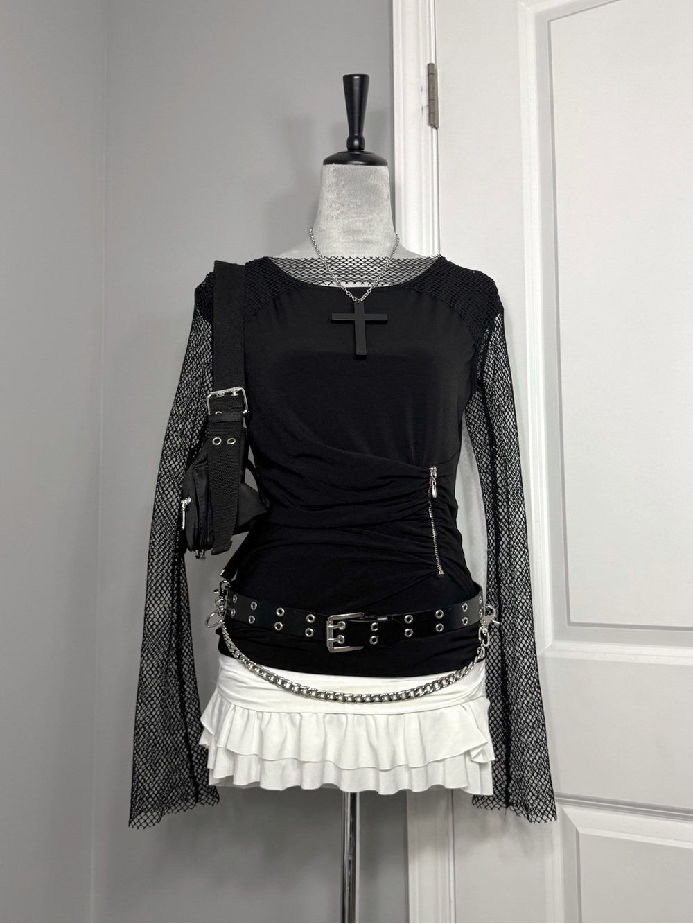 Venus Avant Garde Black Ruched Front Zipper Detail Sleeveless Top